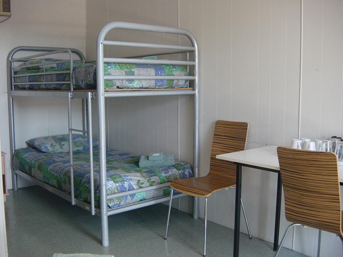 Greenacres Motel / Van Park Benaraby Eksteriør billede